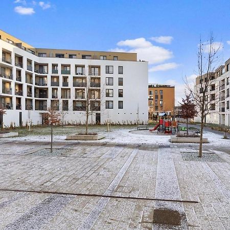 Sunflower - Modern Large Charming Apartment With Balcony Bratislava Bagian luar foto