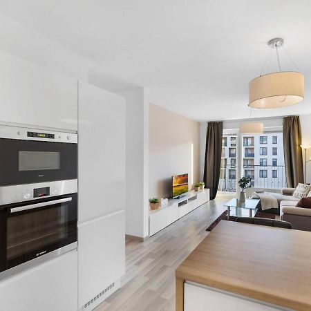 Sunflower - Modern Large Charming Apartment With Balcony Bratislava Bagian luar foto